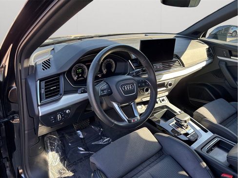 Used 2022 Audi Q5 e Prestige w/ Prestige Package AWD/4WD image 6