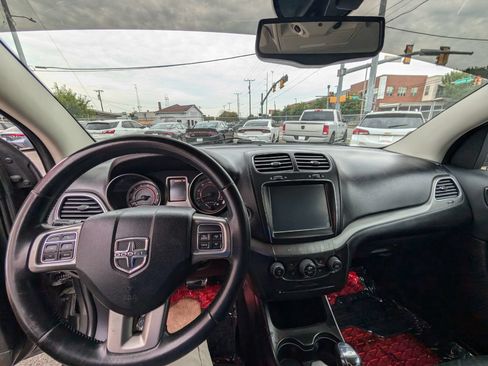 Used 2016 Dodge Journey Crossroad FWD image 23