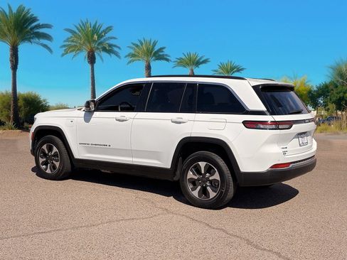 Used 2024 Jeep Grand Cherokee Limited 4xe AWD/4WD image 3