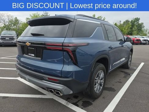 Used 2024 Chevrolet Traverse LT w/ LPO, Floor Liner Package FWD image 9