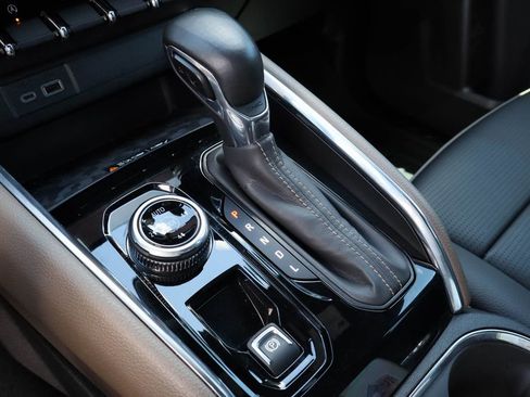 Certified 2024 GMC Canyon Denali AWD/4WD image 19