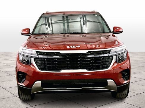 Used 2024 Kia Seltos S image 3