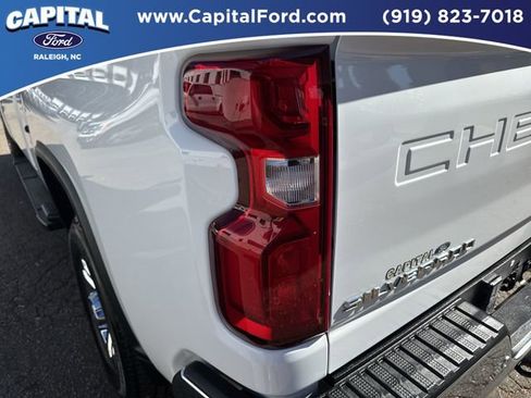 Used 2021 Chevrolet Silverado 2500 LTZ w/ LTZ Convenience Package image 15