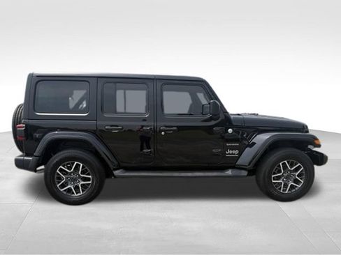 Used 2024 Jeep Wrangler Unlimited Sahara AWD/4WD image 19