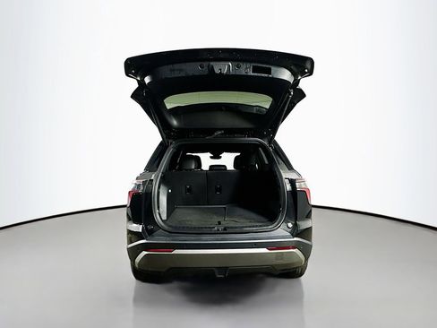 Used 2025 Chevrolet Equinox LT w/ Convenience Package II image 34