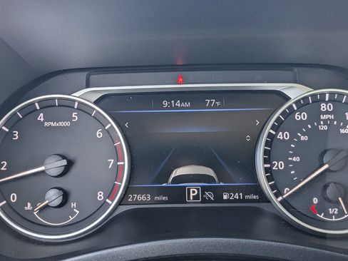 Certified 2025 Nissan Sentra SV image 30