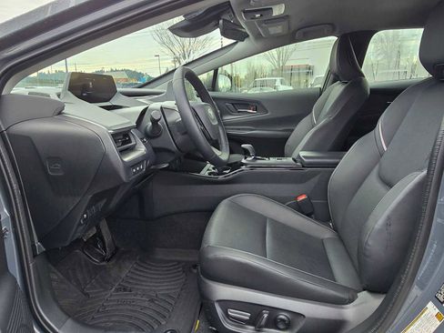 Used 2025 Toyota Prius XLE image 21