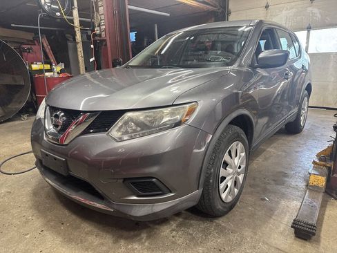 Used 2016 Nissan Rogue S AWD/4WD image 3