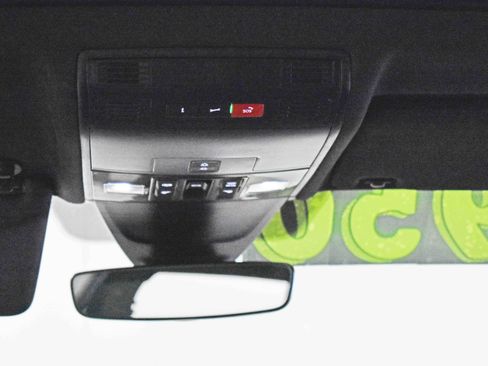 Used 2024 Volkswagen Tiguan SE R-Line image 32