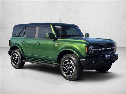 Used 2024 Ford Bronco Outer Banks image 3