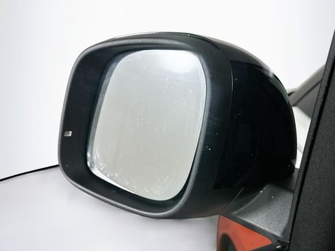 Used 2025 Volkswagen ID. Buzz 1st Edition RWD image 16