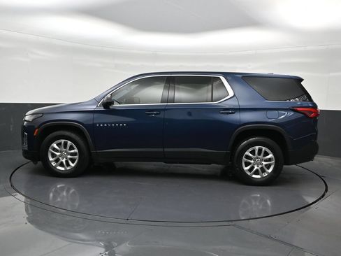 Used 2023 Chevrolet Traverse LS FWD image 2