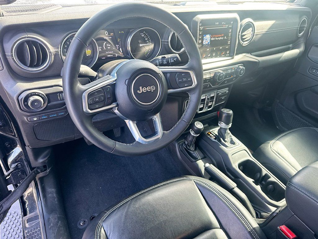 Used 2023 Jeep Wrangler Unlimited Sahara w/ Cold Weather Group AWD/4WD image 10