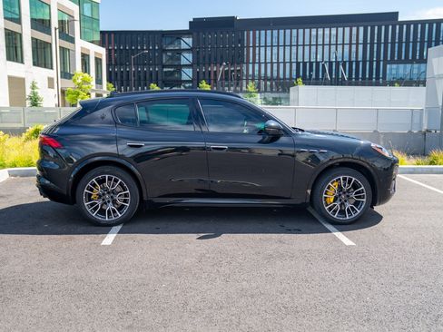 Used 2023 Maserati Grecale Modena AWD/4WD image 8