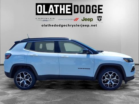 Certified 2025 Jeep Compass Limited AWD/4WD image 30