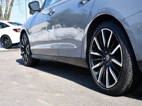 Used 2023 Honda Accord Touring image 10