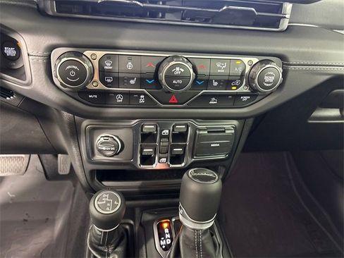 New 2025 Jeep Gladiator Sport w/ Premium Package image 19