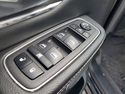 Used 2023 RAM 1500 Laramie image 11