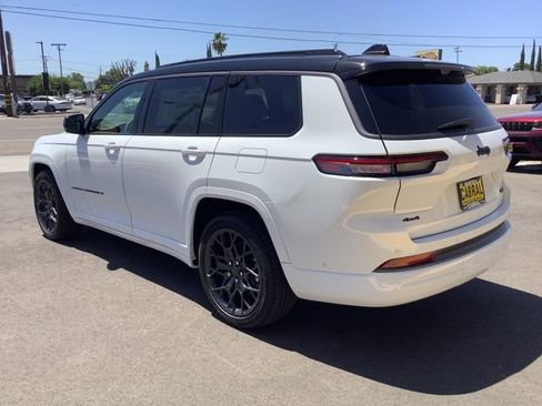 New 2026 Jeep Grand Cherokee L Summit w/ Obsidian Package AWD/4WD image 23
