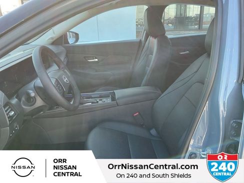 New 2026 Nissan Sentra SR w/ SR Premium Package FWD image 17
