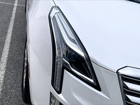 Used 2019 Cadillac XT5 Premium Luxury image 32