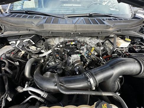 Certified 2022 Ford F150 XLT w/ Equipment Group 302A High image 31