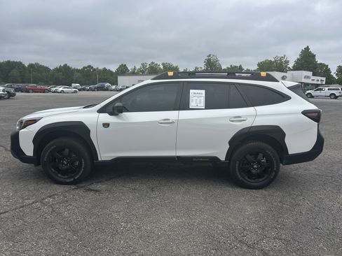 Used 2025 Subaru Outback Wilderness AWD/4WD image 5