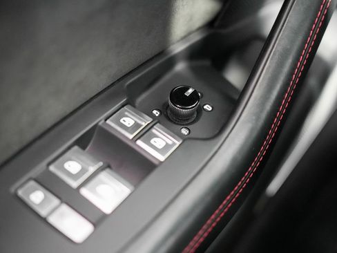 Used 2021 Audi RS 6 w/ Carbon Optic Package AWD/4WD image 33