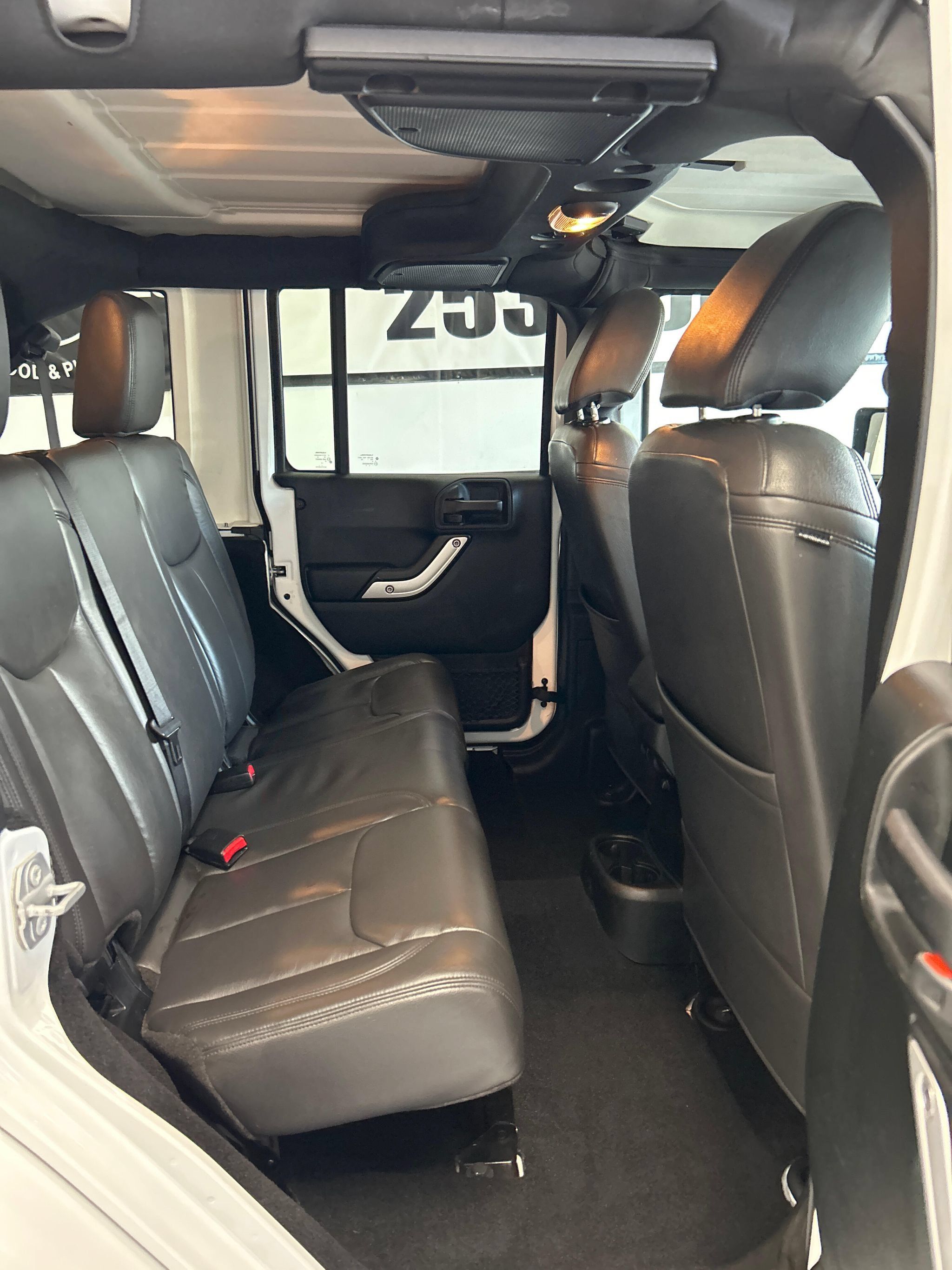 Used 2017 Jeep Wrangler Unlimited Sahara AWD/4WD image 11