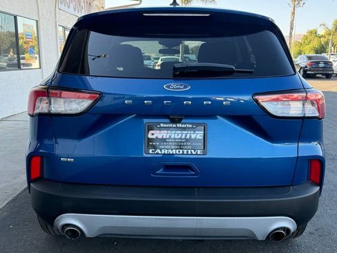 Used 2022 Ford Escape SE image 5