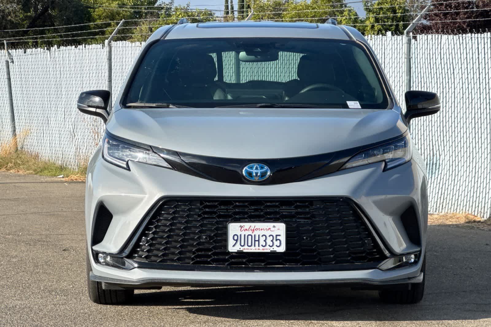 Used 2025 Toyota Sienna XSE w/ XSE Premium Package AWD/4WD image 8