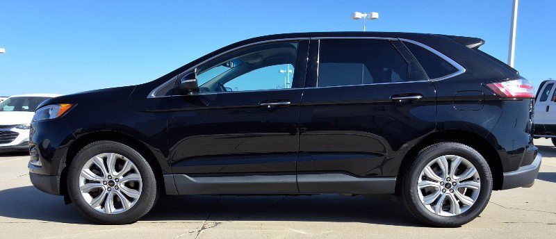 Used 2023 Ford Edge Titanium AWD/4WD image 5