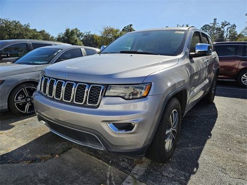 Used 2017 Jeep Grand Cherokee Limited w/ Luxury Group II image 2