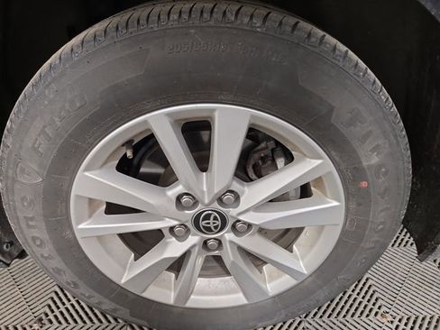 Used 2025 Toyota Camry LE FWD image 11