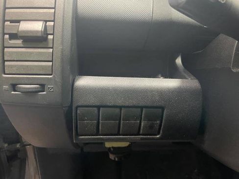 Used 2010 MAZDA MAZDA5 Grand Touring image 30