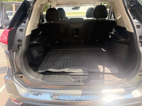 Used 2019 Nissan Rogue S w/ Special Edition Package FWD image 19