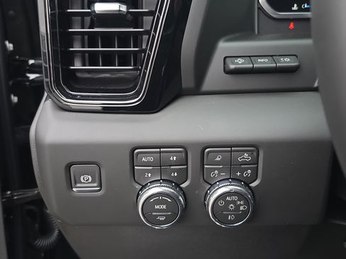 New 2026 GMC Sierra 3500 AT4 w/ Technology Package image 22