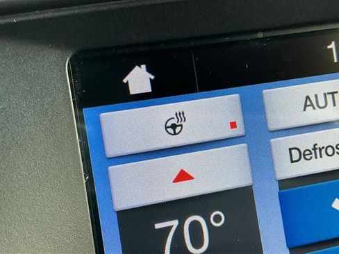 Used 2019 Ford Explorer XLT w/ Equipment Group 202A image 19