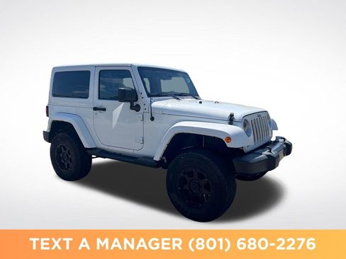 Used 2016 Jeep Wrangler Sahara w/ Connectivity Group AWD/4WD image 7
