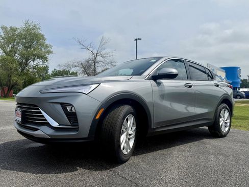 New 2025 Buick Envista Preferred image 3