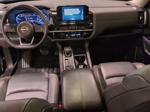 Used 2025 Nissan Pathfinder SL w/ Cargo Package image 13