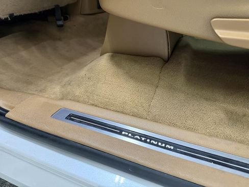 Used 2016 Cadillac Escalade ESV Platinum image 27