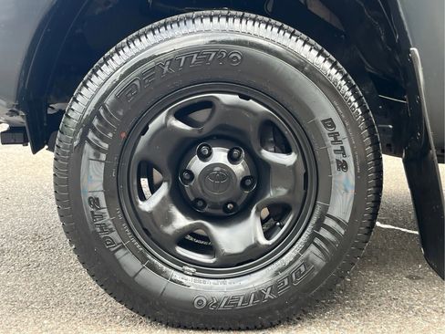 Used 2014 Toyota Tacoma PreRunner w/ Convenience Package RWD image 10