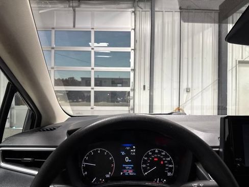 Used 2023 Toyota Corolla LE FWD image 7