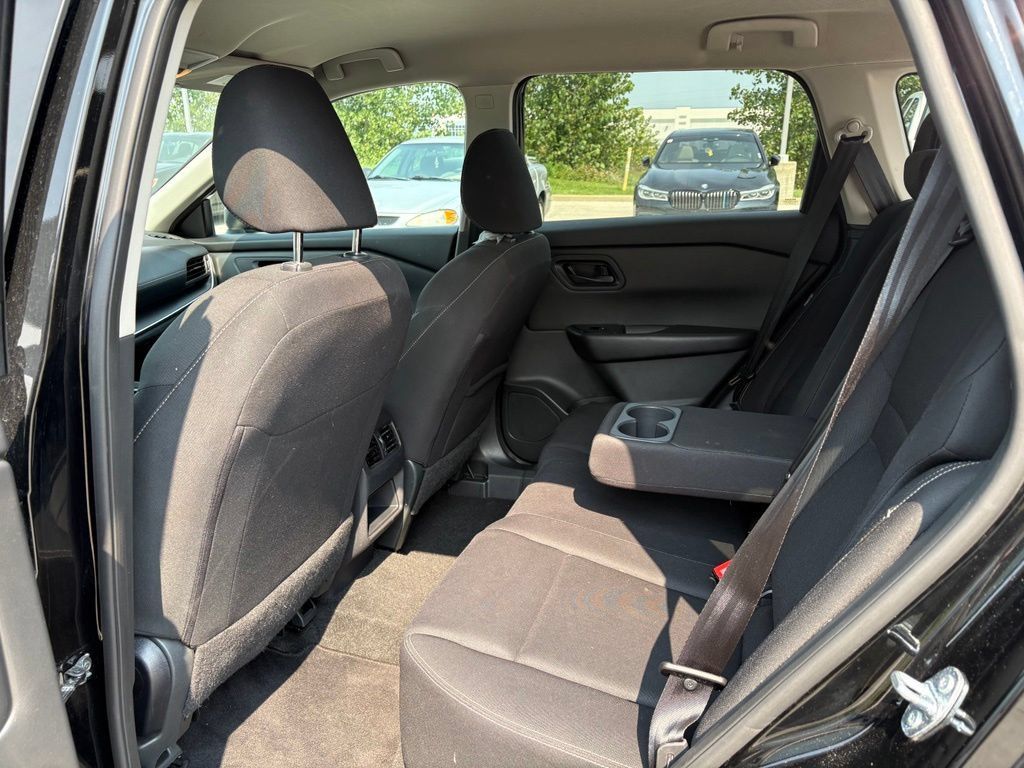Used 2024 Nissan Rogue S AWD/4WD image 16