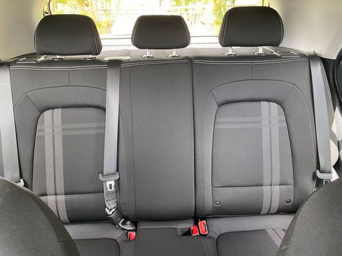 Certified 2023 Hyundai Venue SEL FWD image 18
