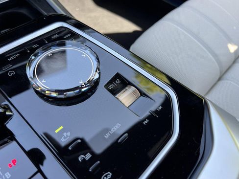 New 2025 BMW i7 eDrive50 w/ Executive Package image 15