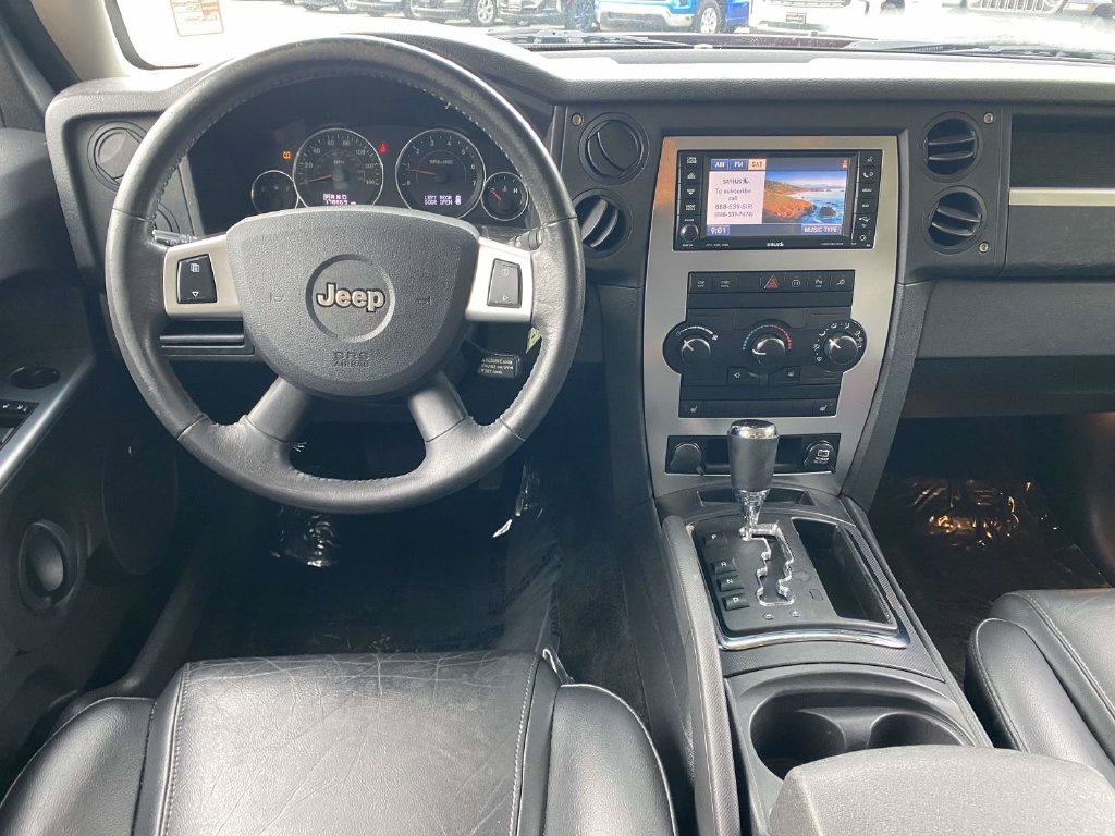 Used 2008 Jeep Commander Sport RWD image 9