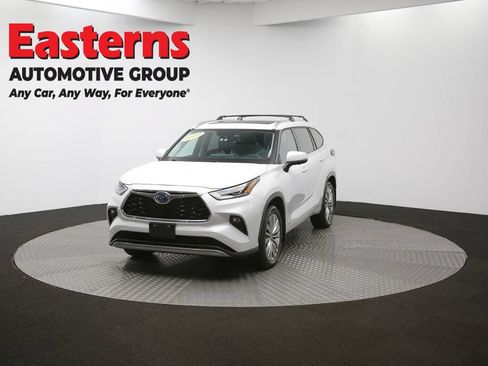 Used 2024 Toyota Highlander Platinum AWD/4WD image 60