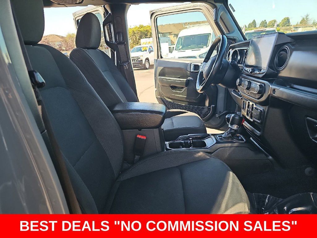 Used 2022 Jeep Gladiator Sport AWD/4WD image 10